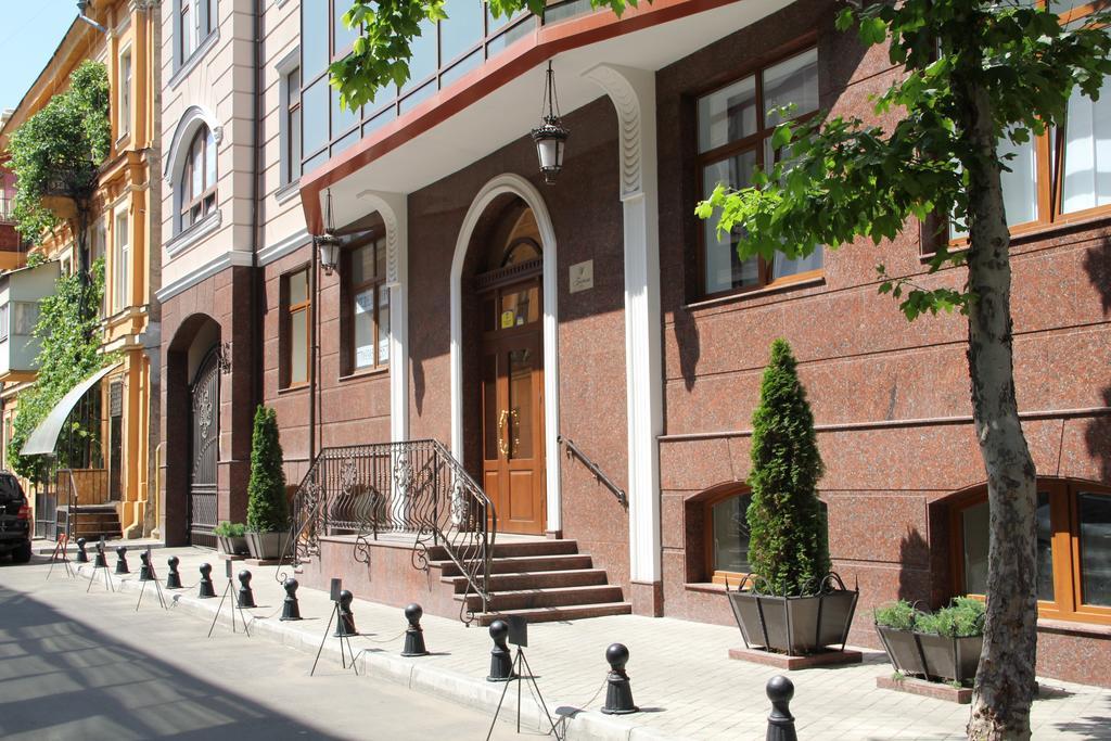 Apartment In Center Of Odessa Ngoại thất bức ảnh